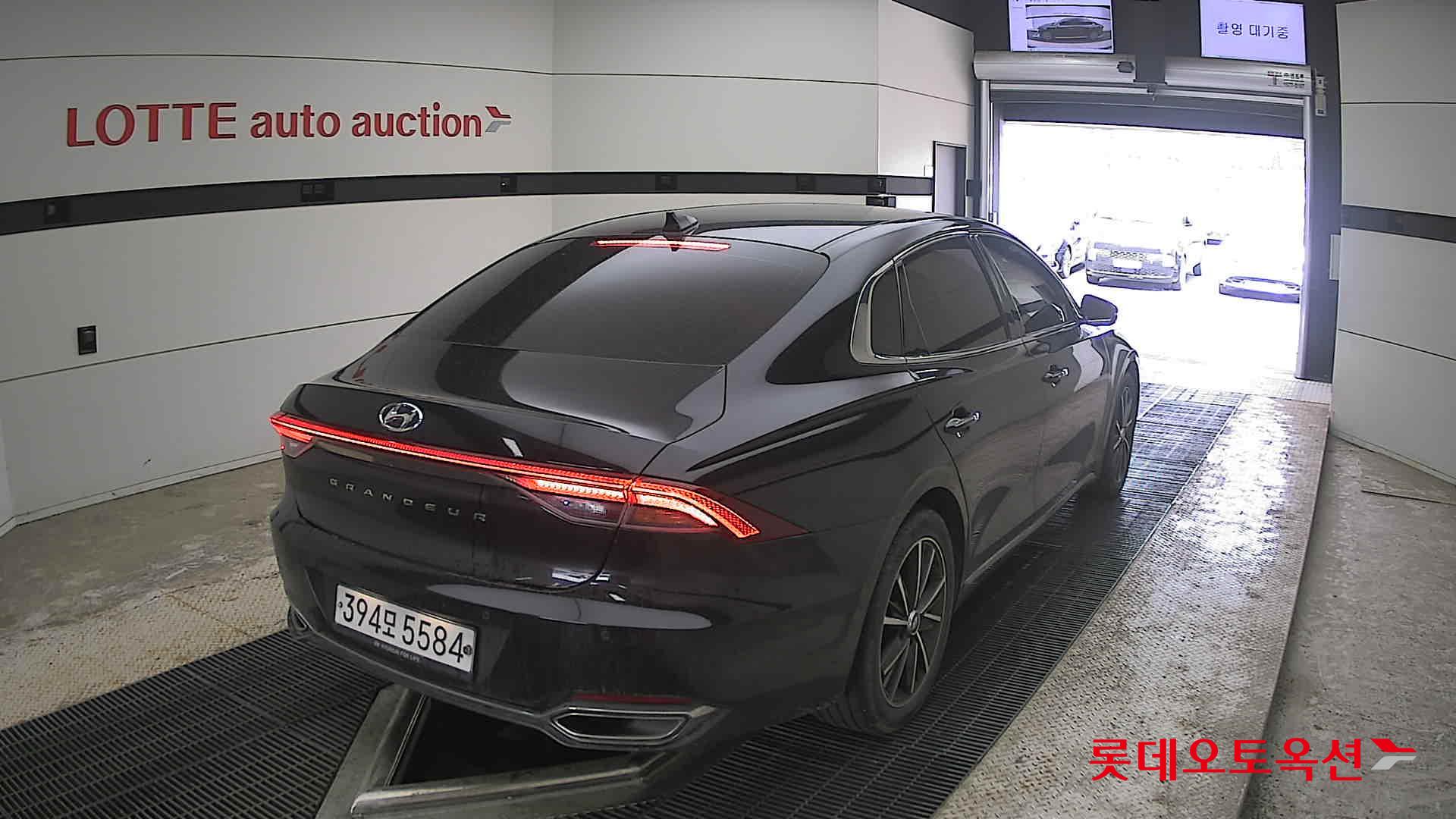 Hyundai Grandeur - 18