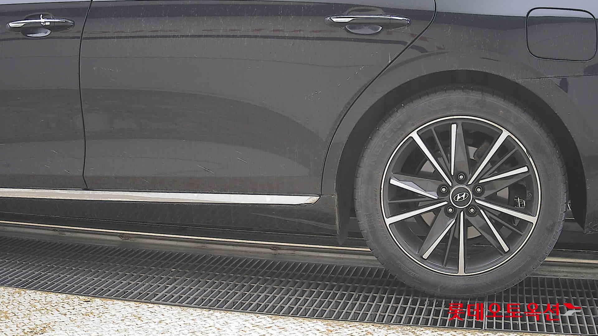 Hyundai Grandeur - 26
