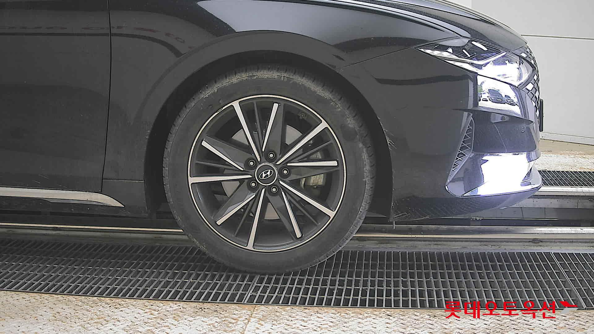 Hyundai Grandeur - 27