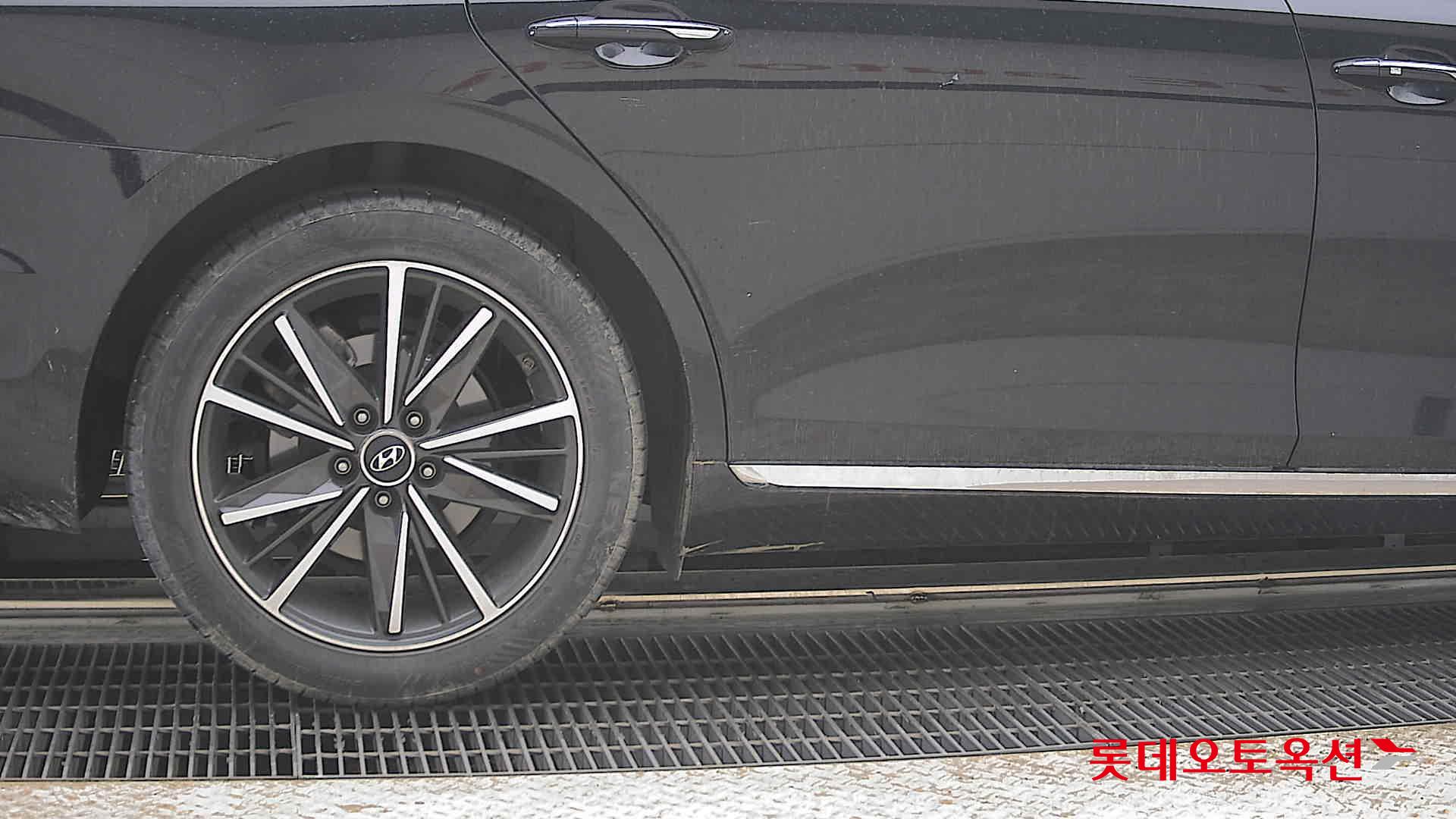 Hyundai Grandeur - 28