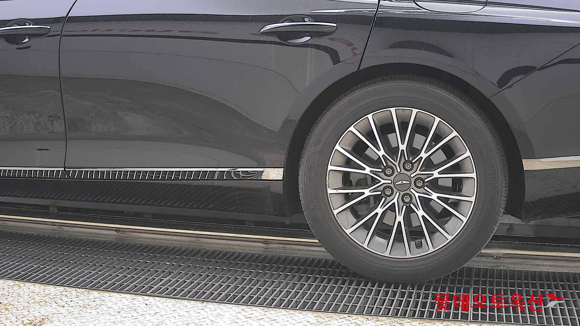 Genesis G80 - 26