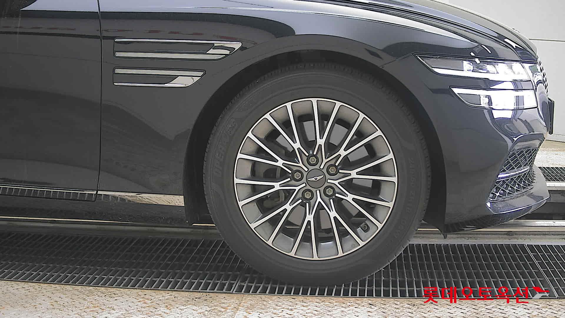 Genesis G80 - 27