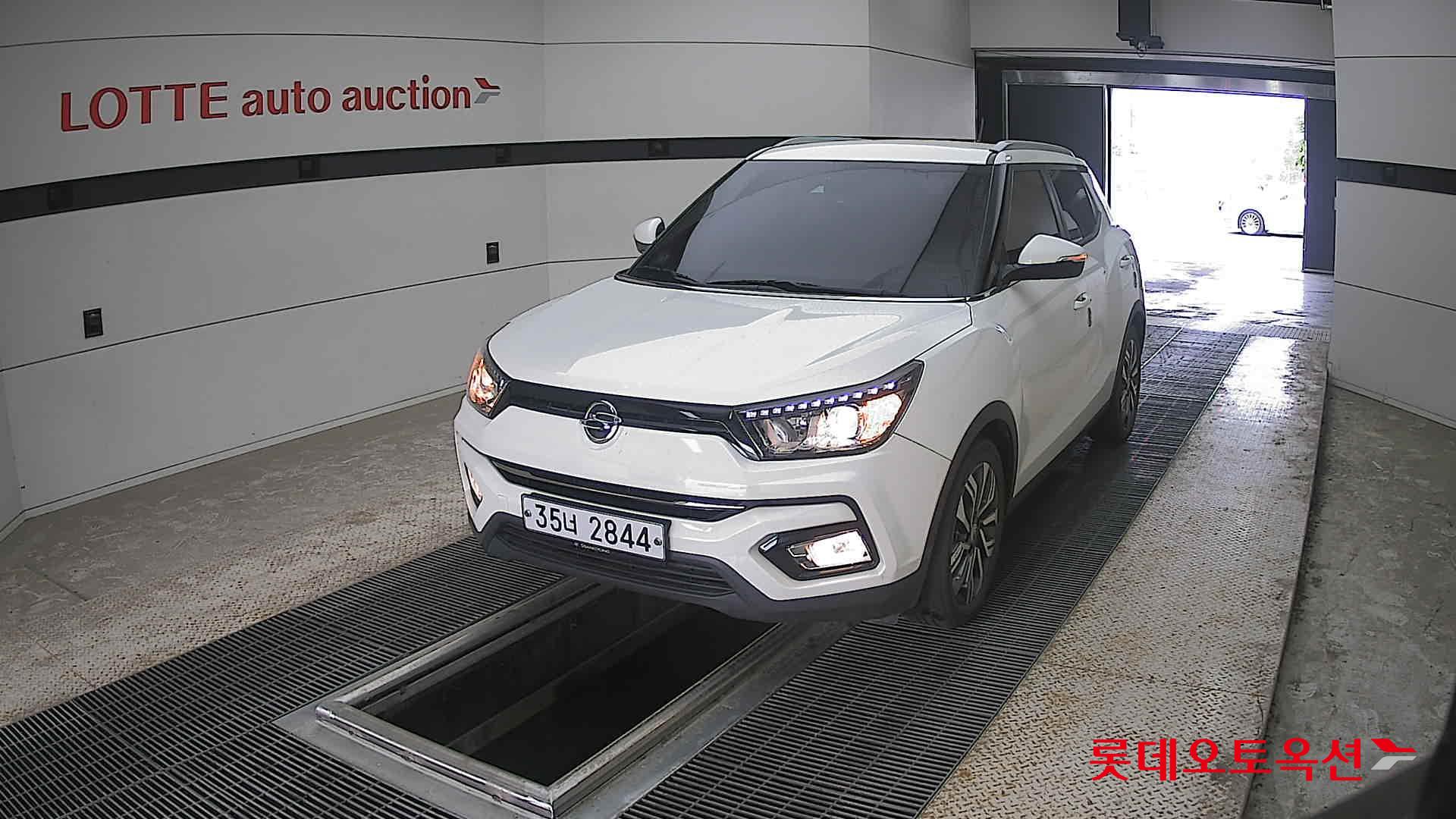 KG Mobility Tivoli - 10