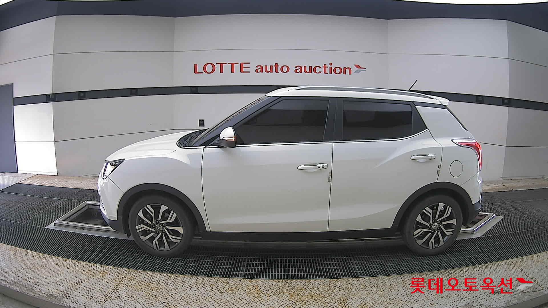 KG Mobility Tivoli - 13