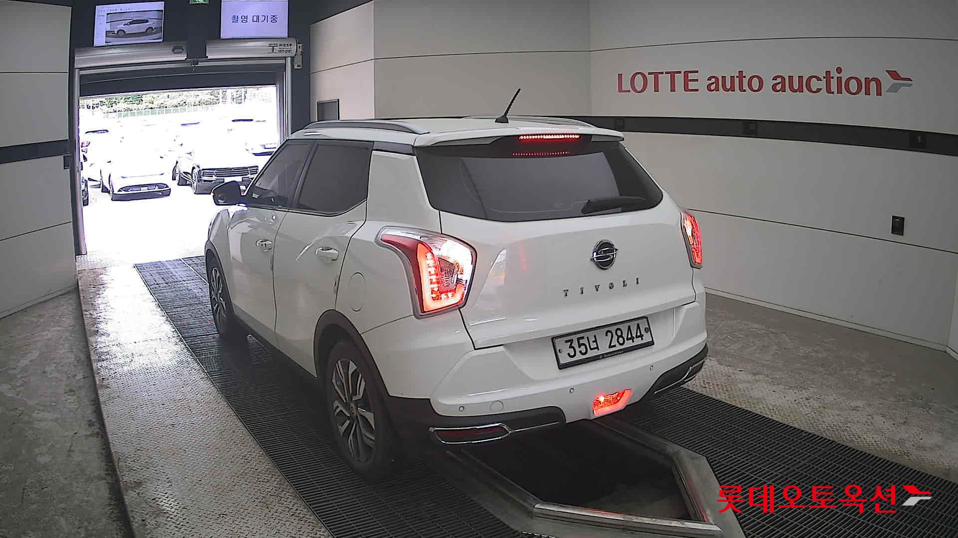 KG Mobility Tivoli - 16