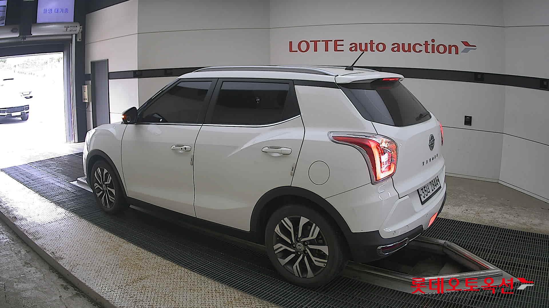 KG Mobility Tivoli - 15