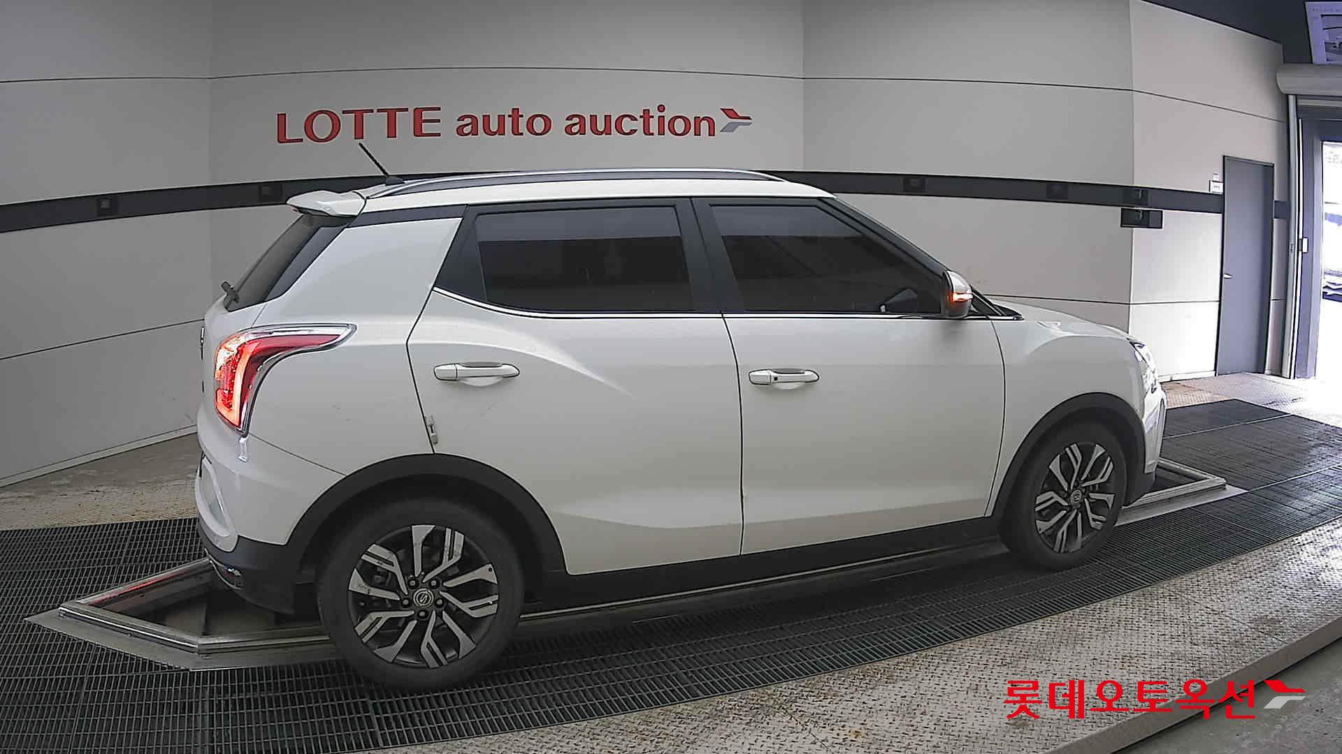 KG Mobility Tivoli - 20