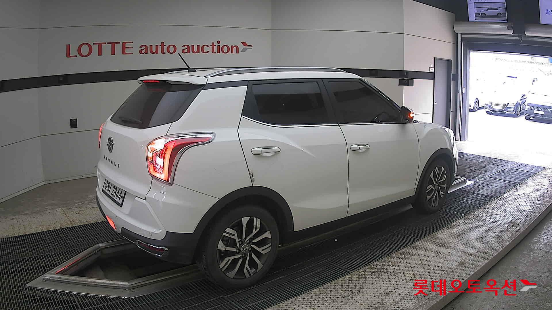 KG Mobility Tivoli - 19