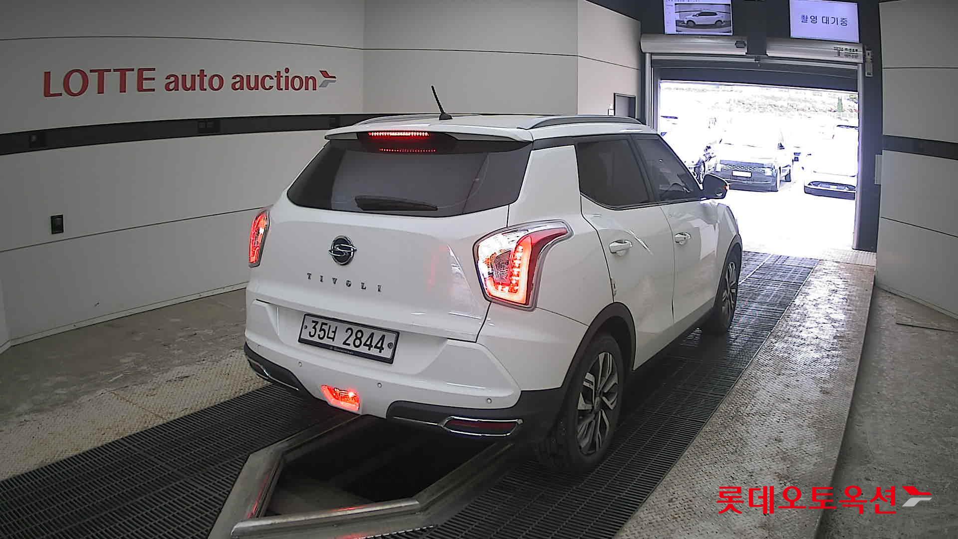 KG Mobility Tivoli - 18