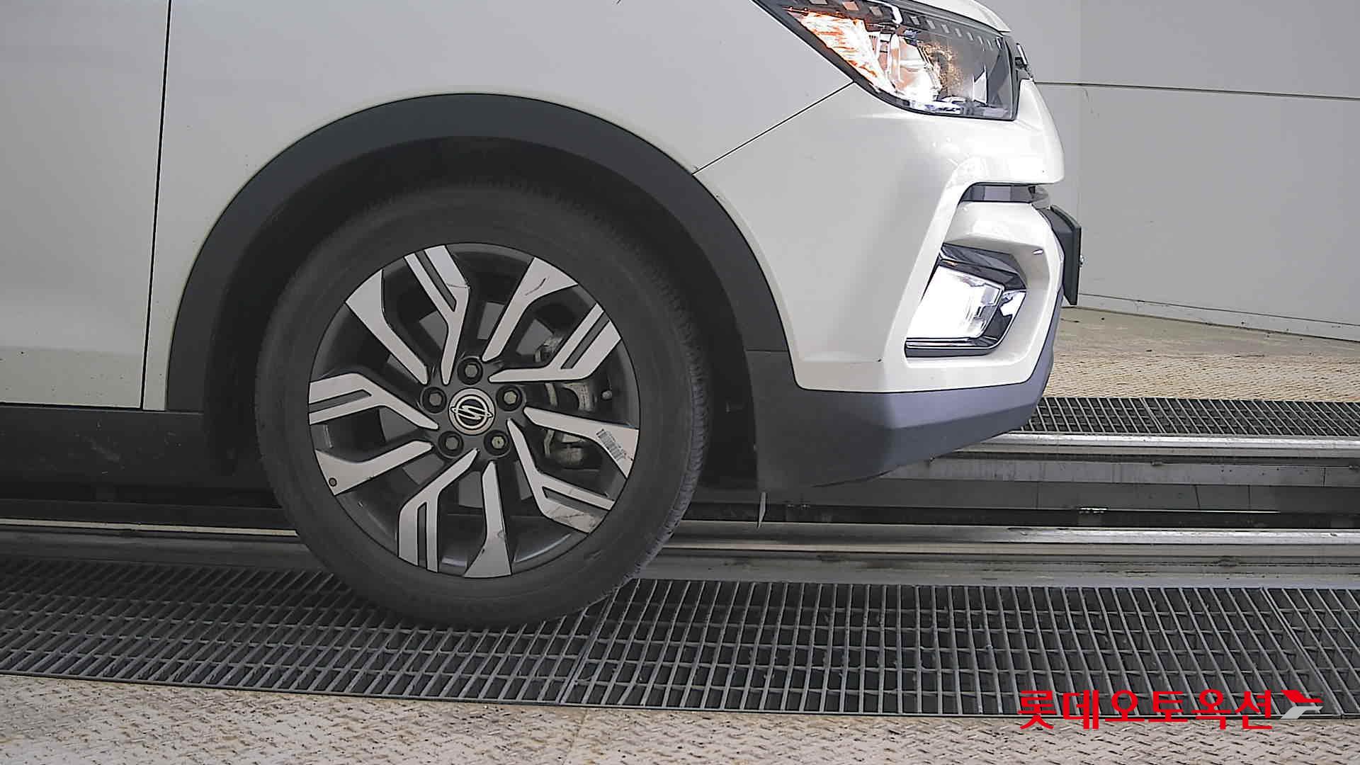KG Mobility Tivoli - 27