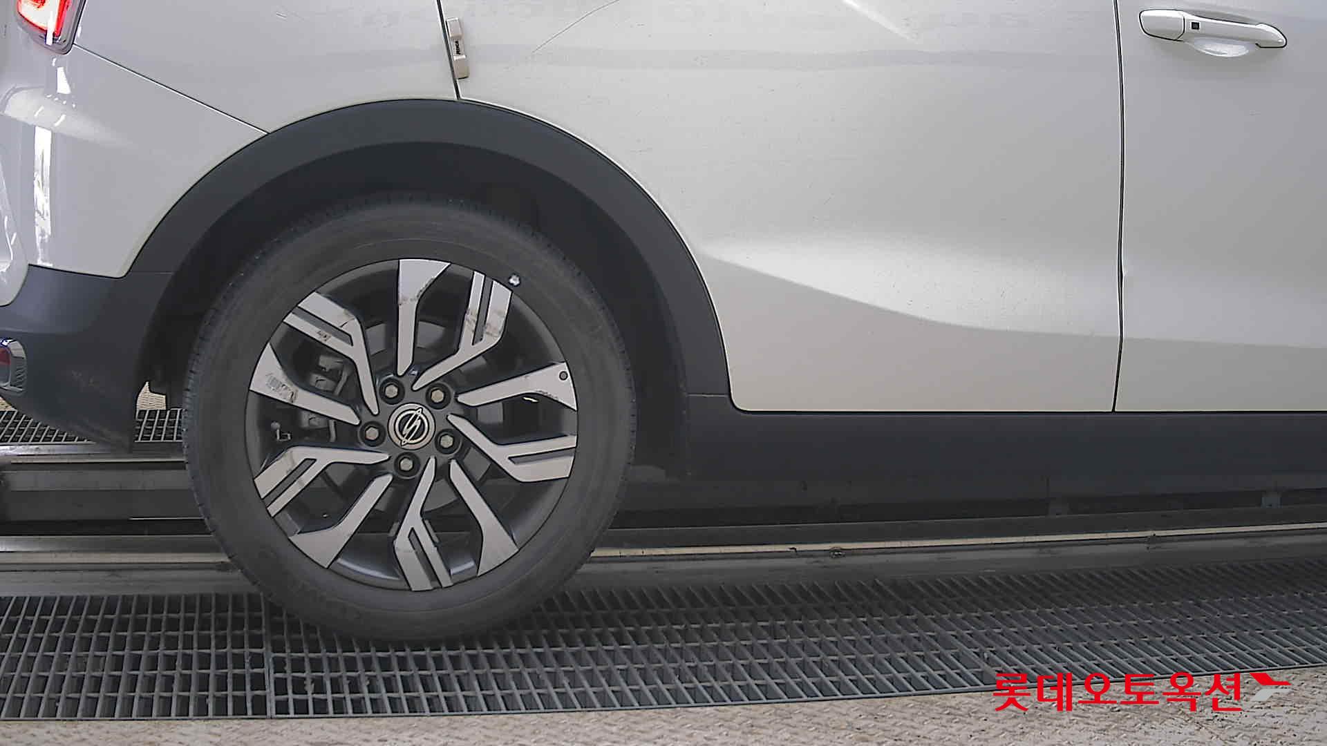 KG Mobility Tivoli - 28