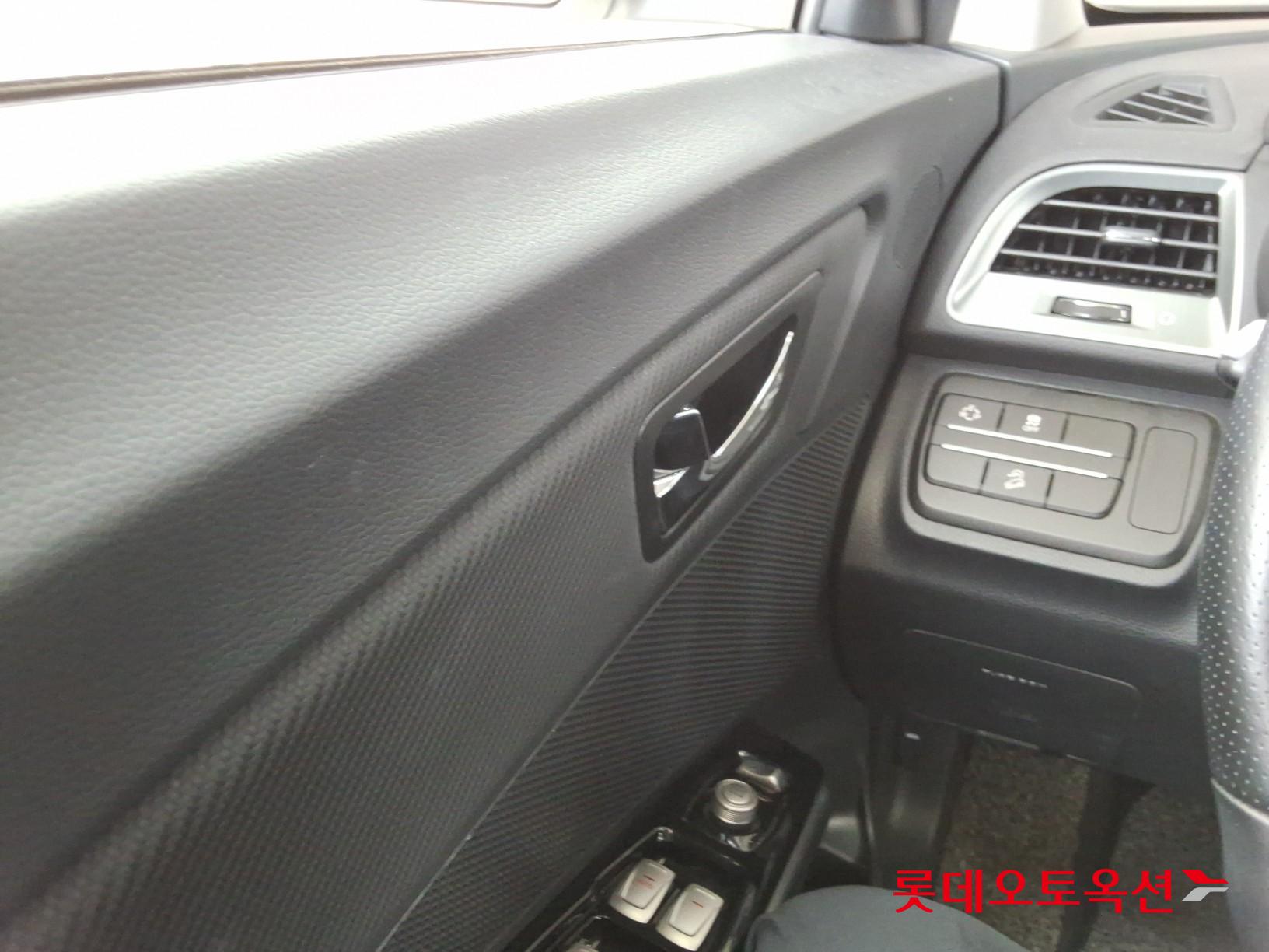 KG Mobility Tivoli - 29