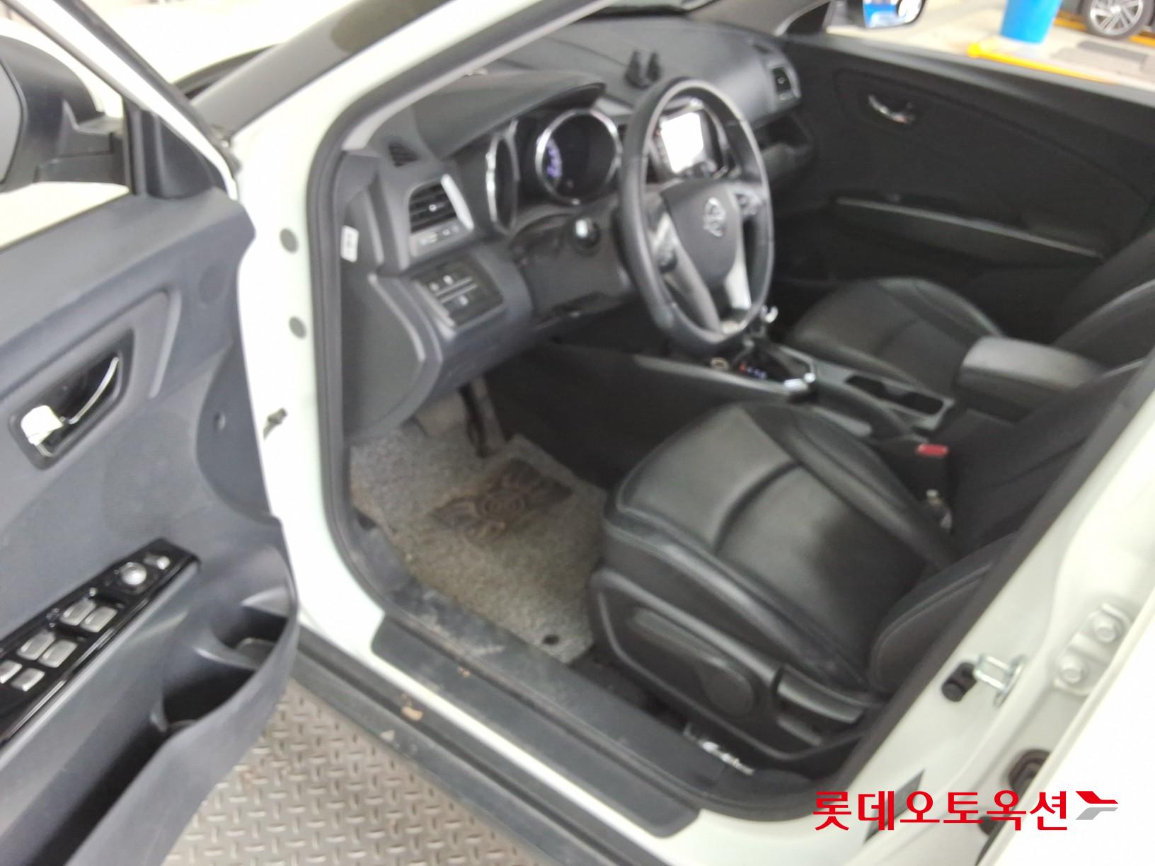 KG Mobility Tivoli - 36