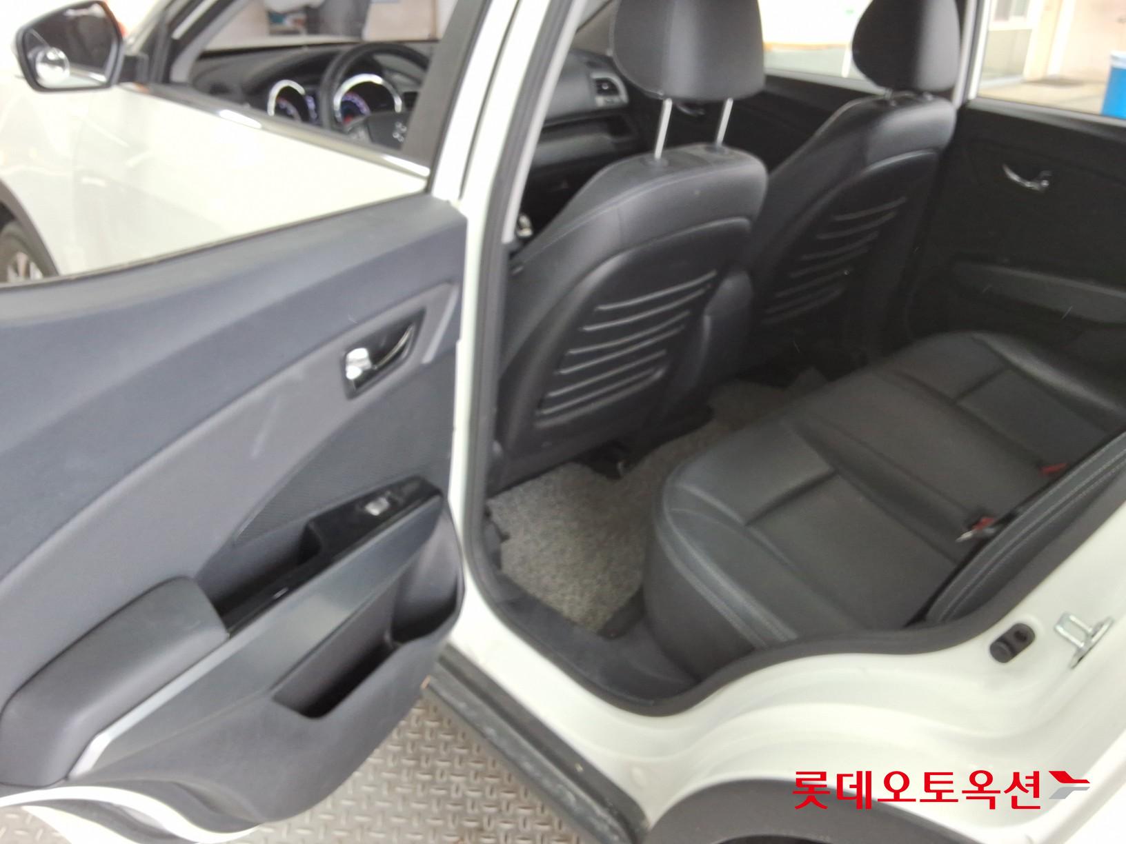 KG Mobility Tivoli - 37