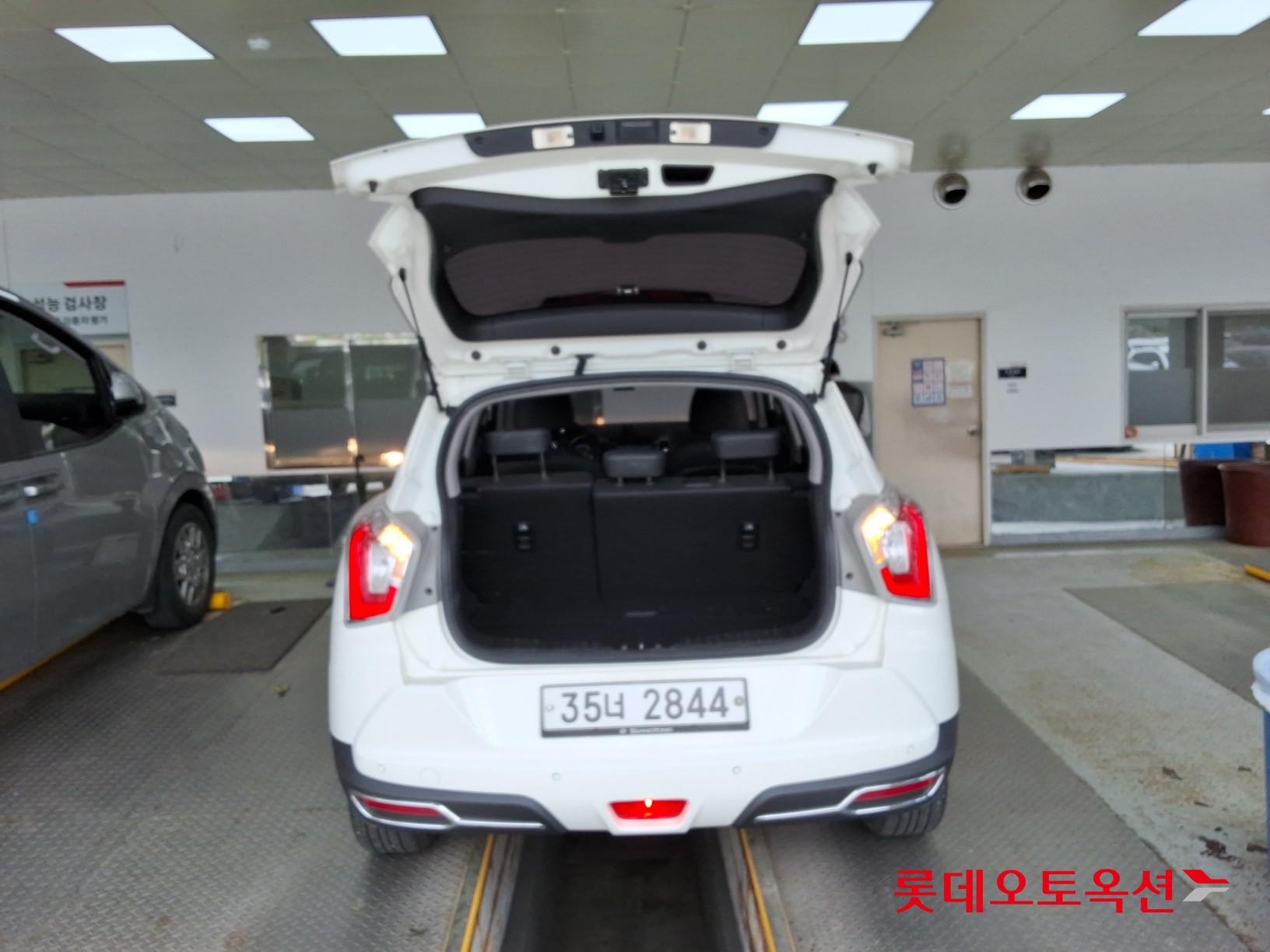 KG Mobility Tivoli - 9
