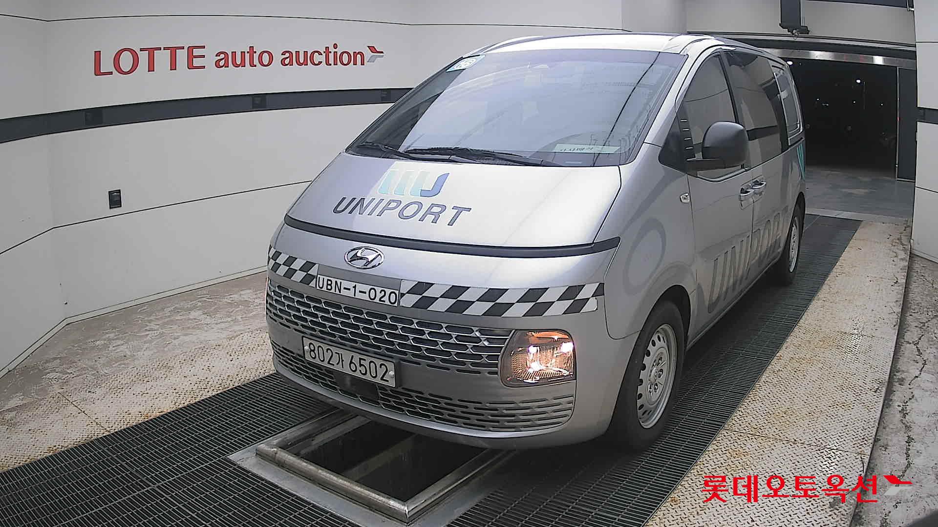 2023 - hyundai staria