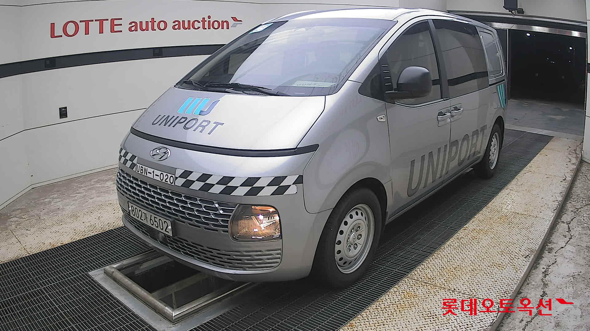 2023 - hyundai staria