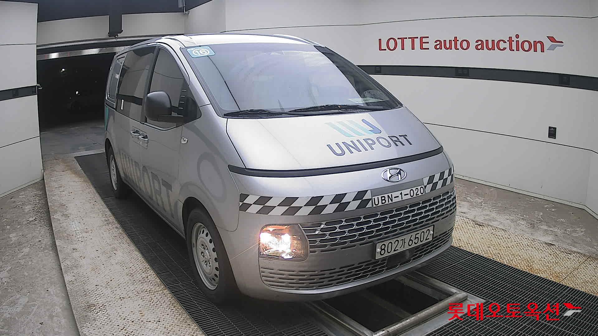 2023 - hyundai staria