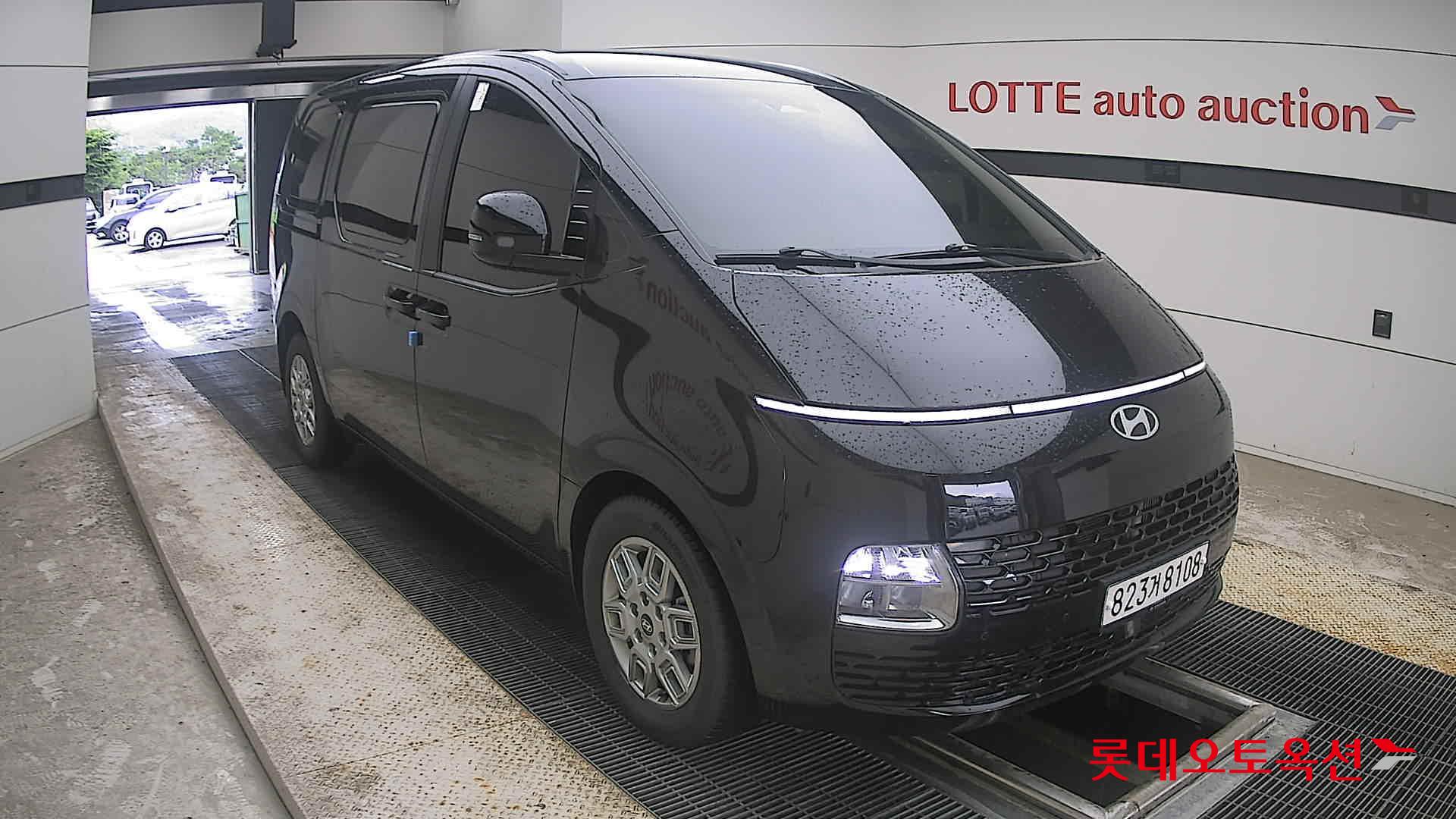 2025 - hyundai staria