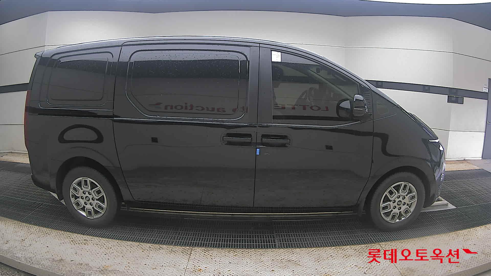 2025 - hyundai staria