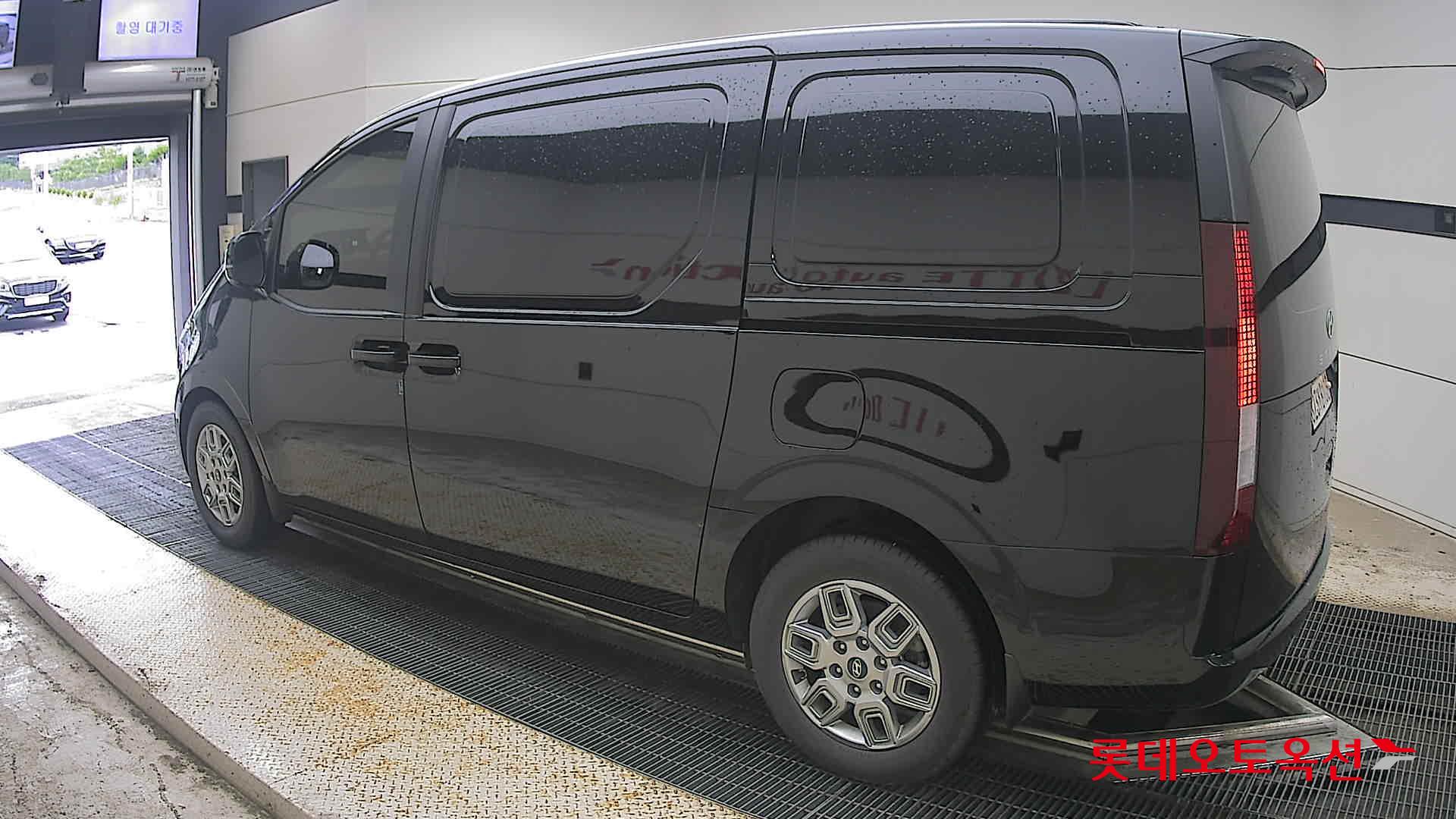 2025 - hyundai staria