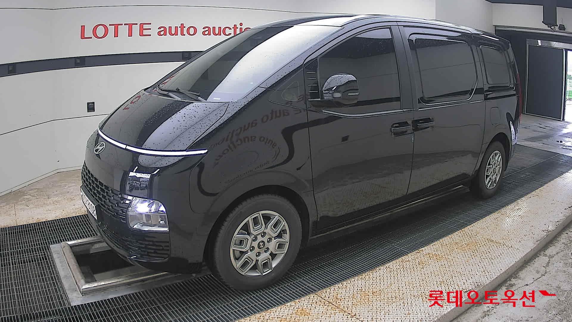 2025 - hyundai staria