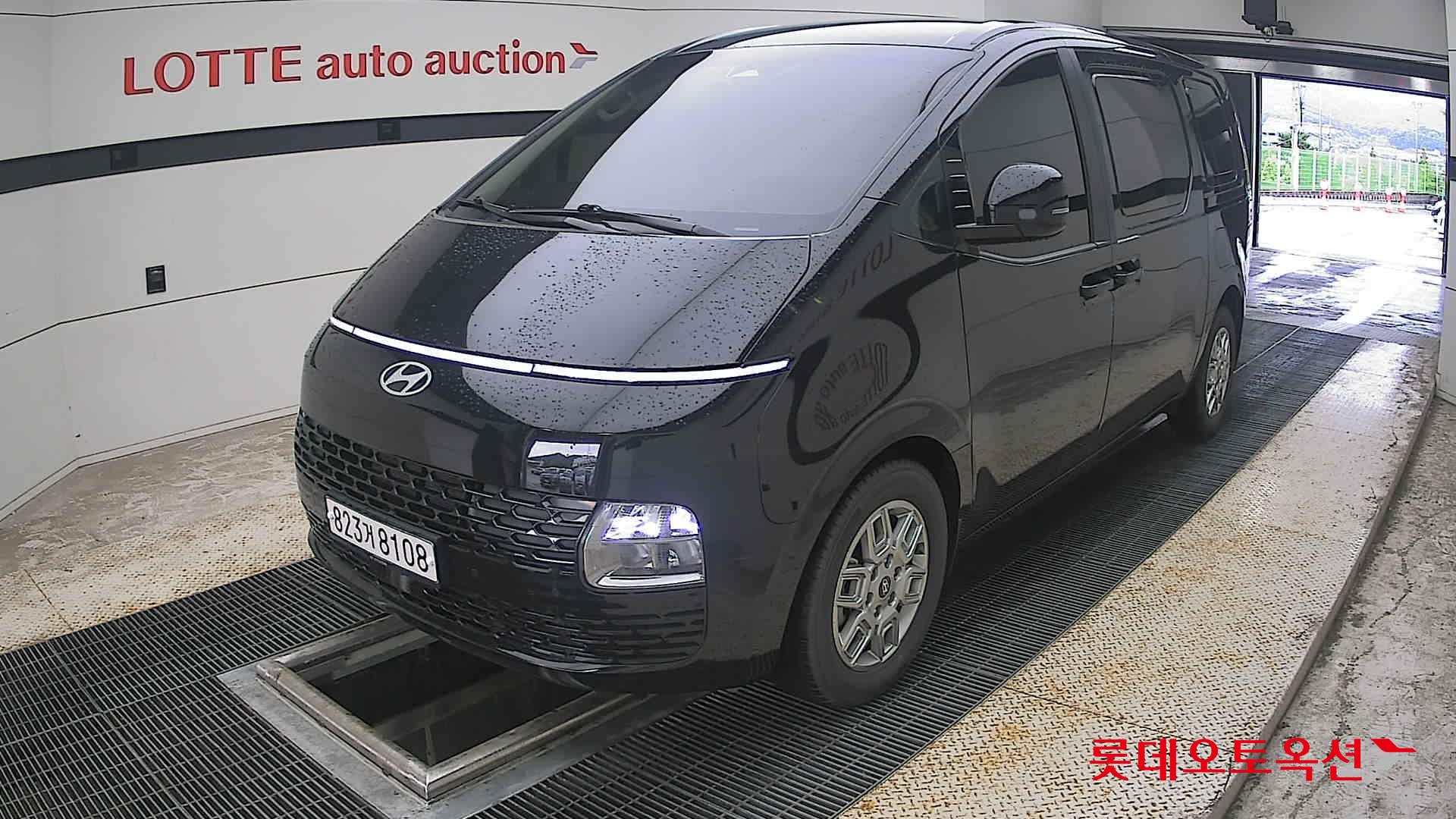 2025 - hyundai staria