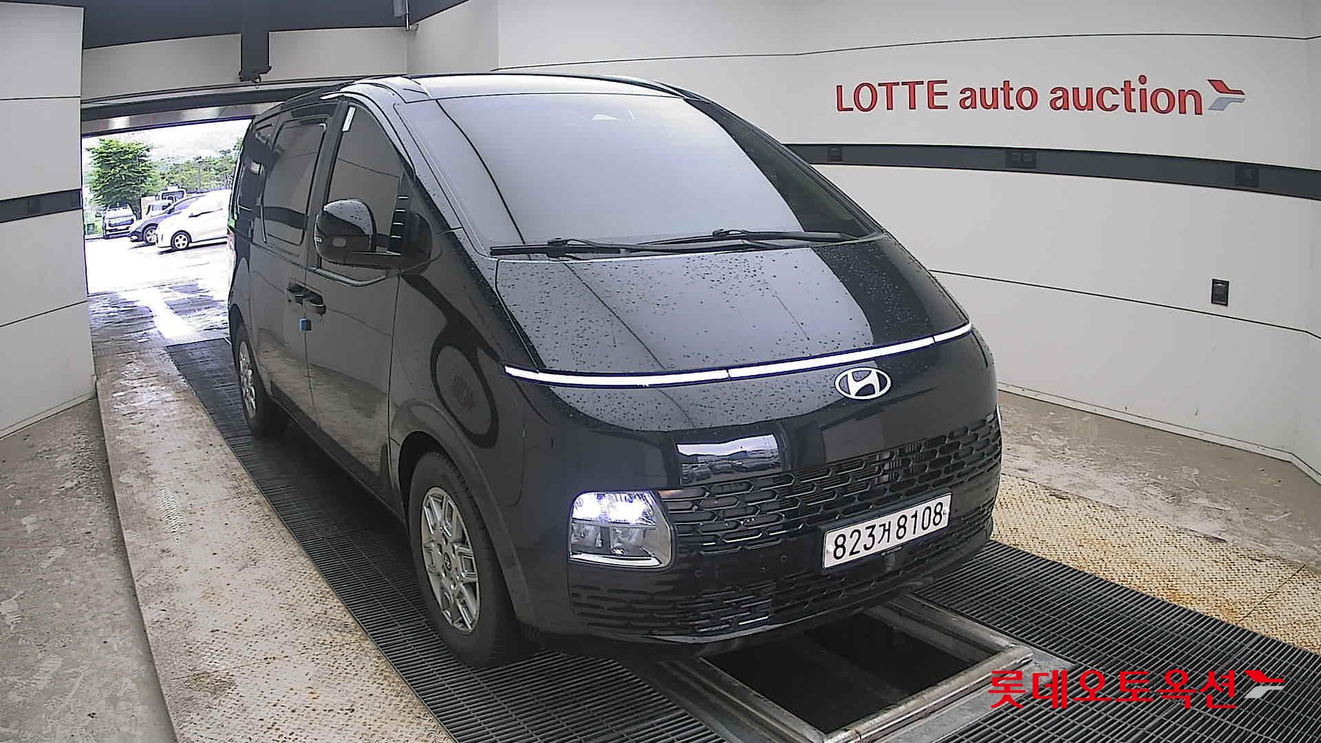 2025 - hyundai staria