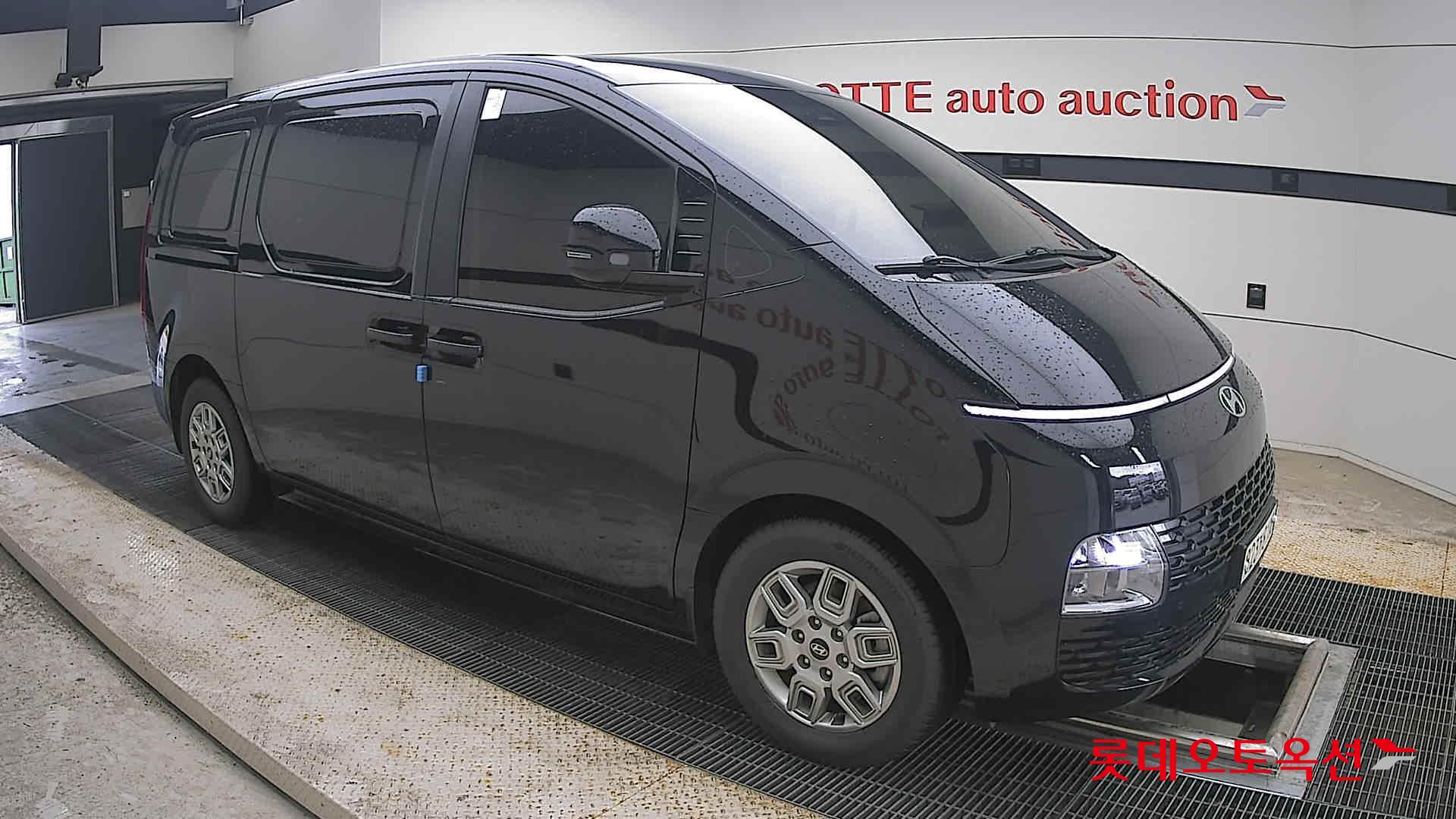 2025 - hyundai staria