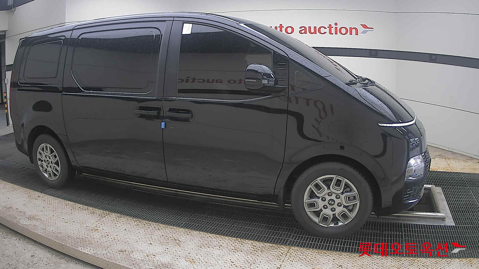 2025 - hyundai staria