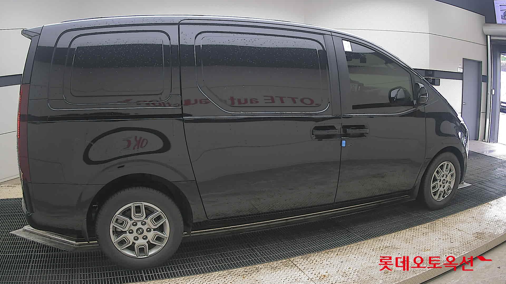 2025 - hyundai staria