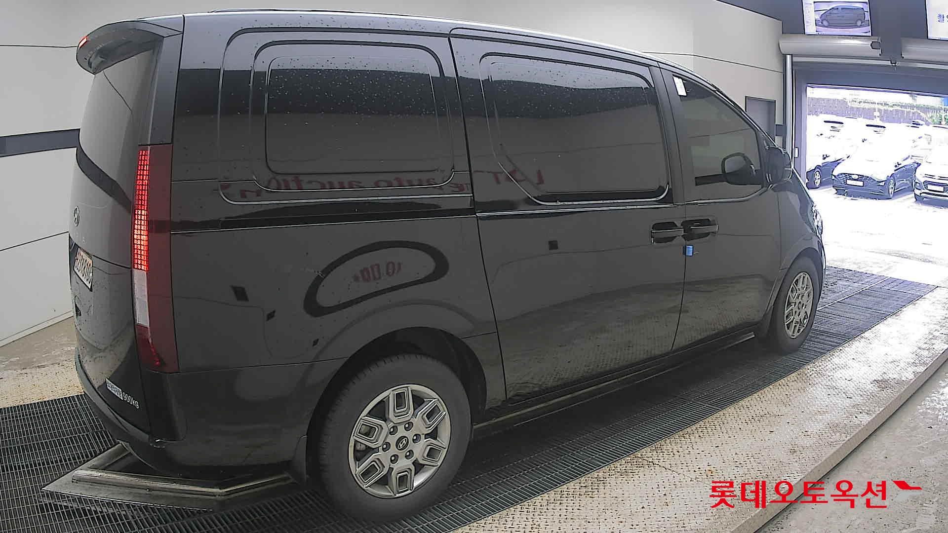 2025 - hyundai staria