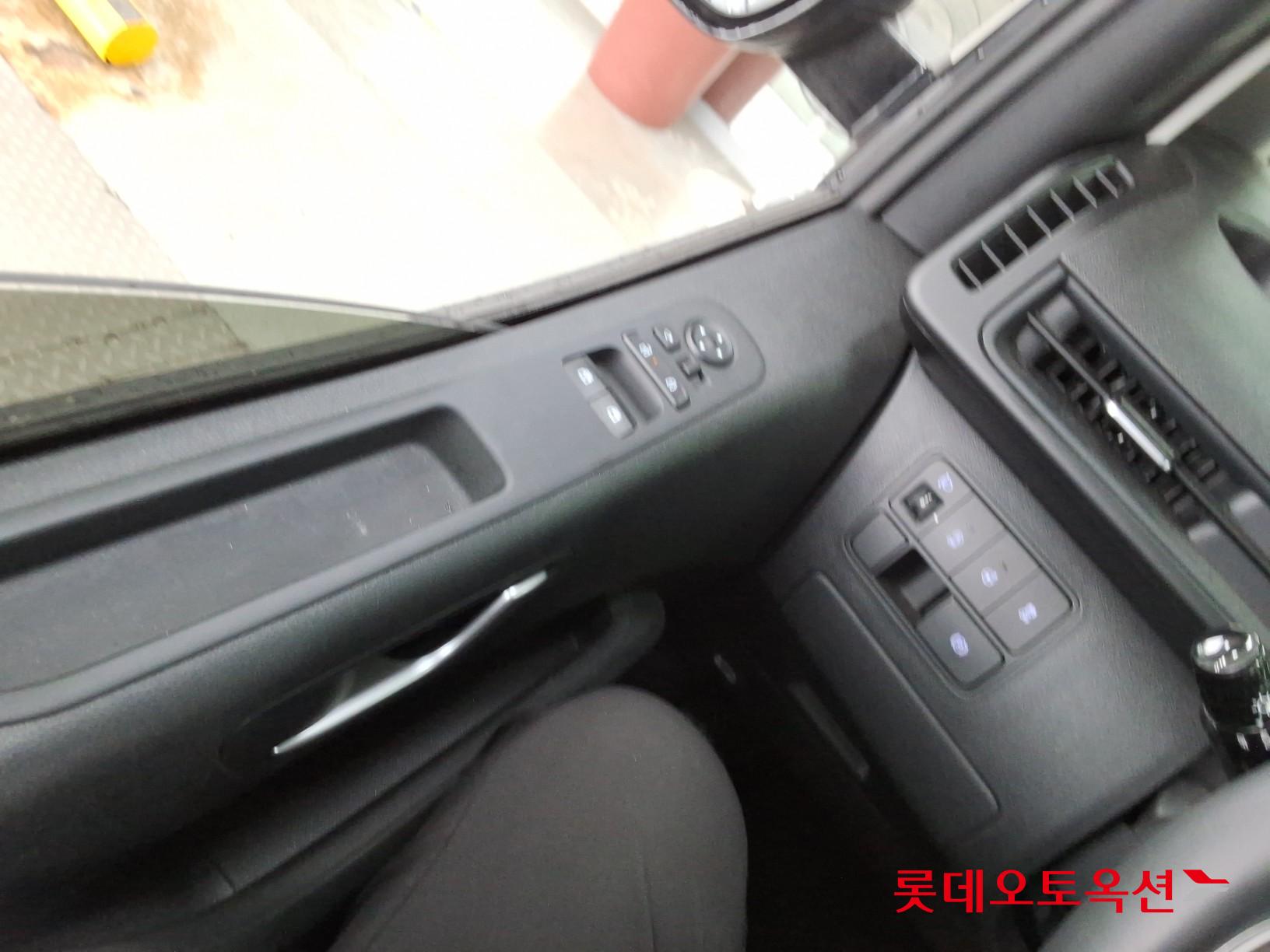 2025 - hyundai staria