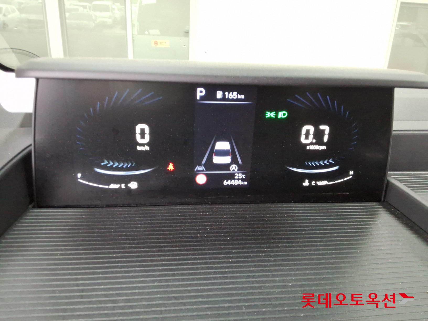 2025 - hyundai staria