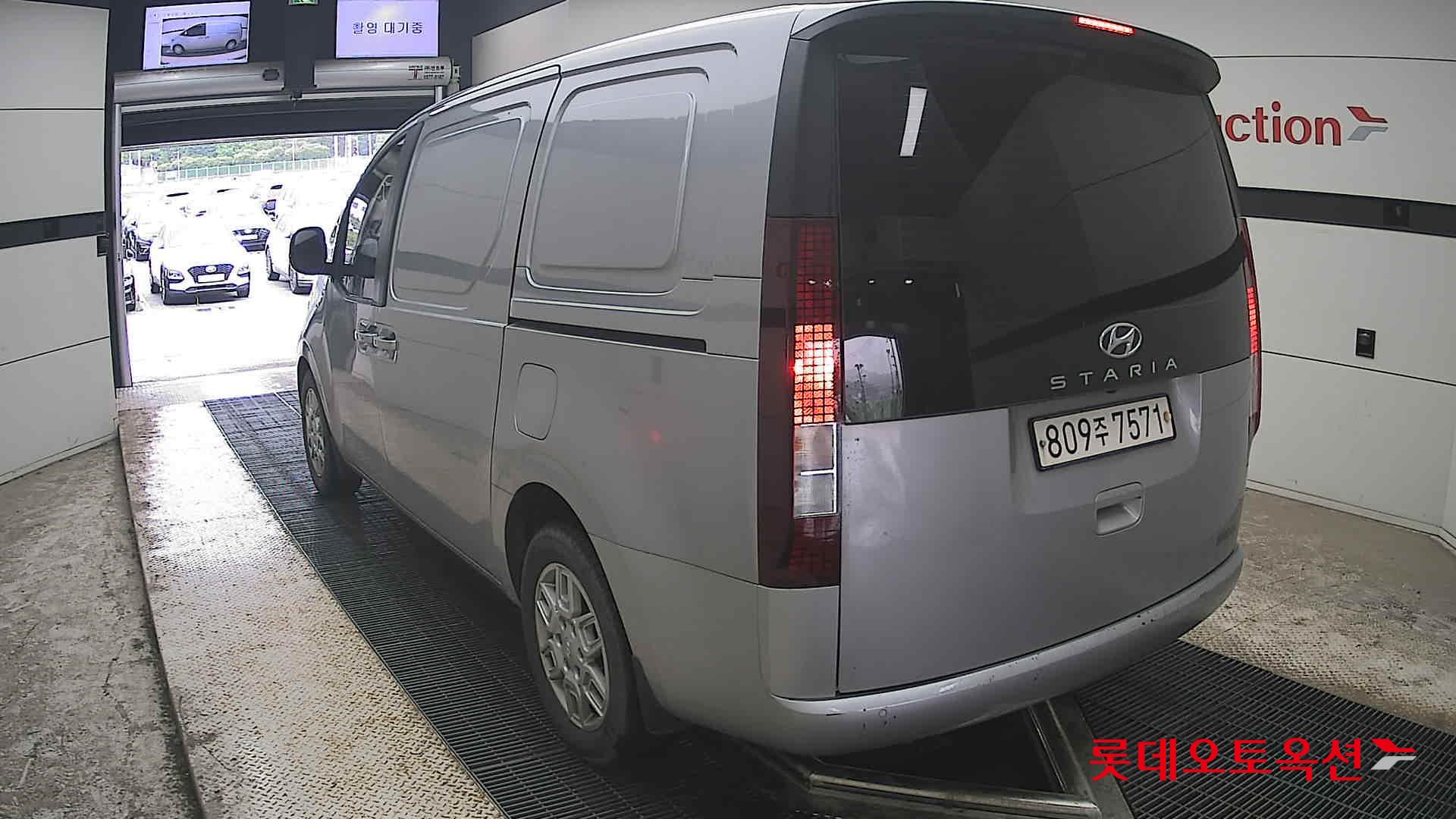 2022 - hyundai staria