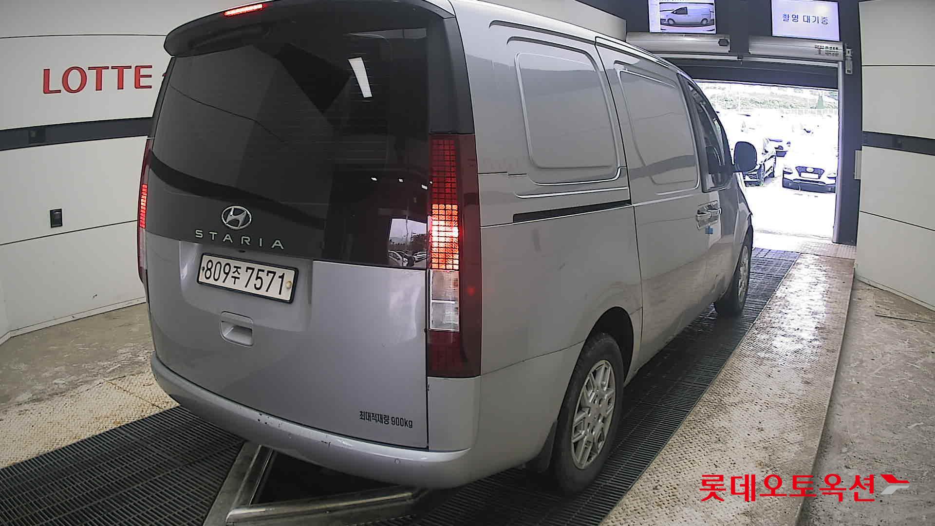 2022 - hyundai staria