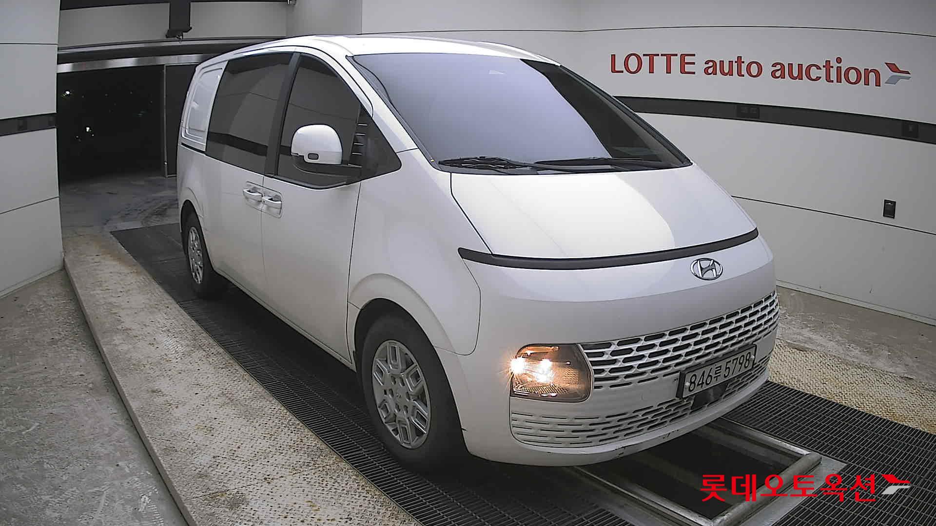 Hyundai Staria - 6