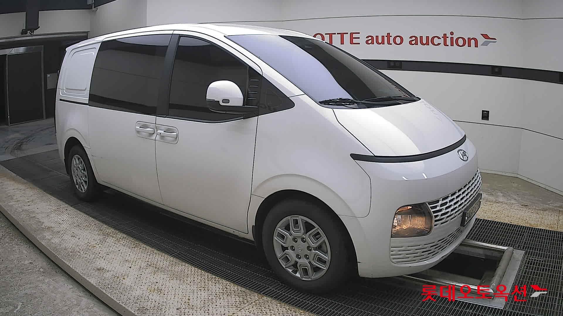 Hyundai Staria - 23