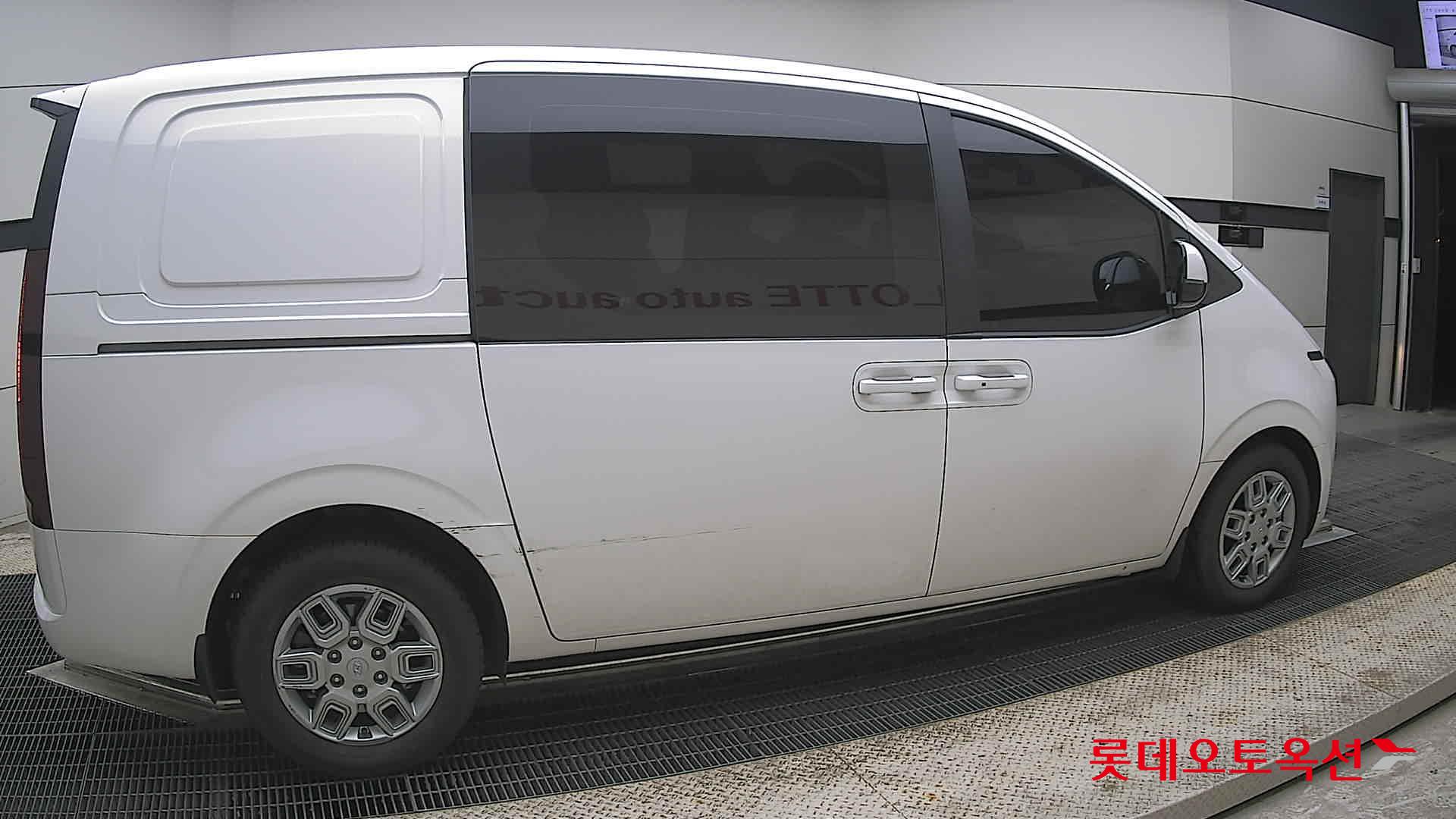 Hyundai Staria - 20