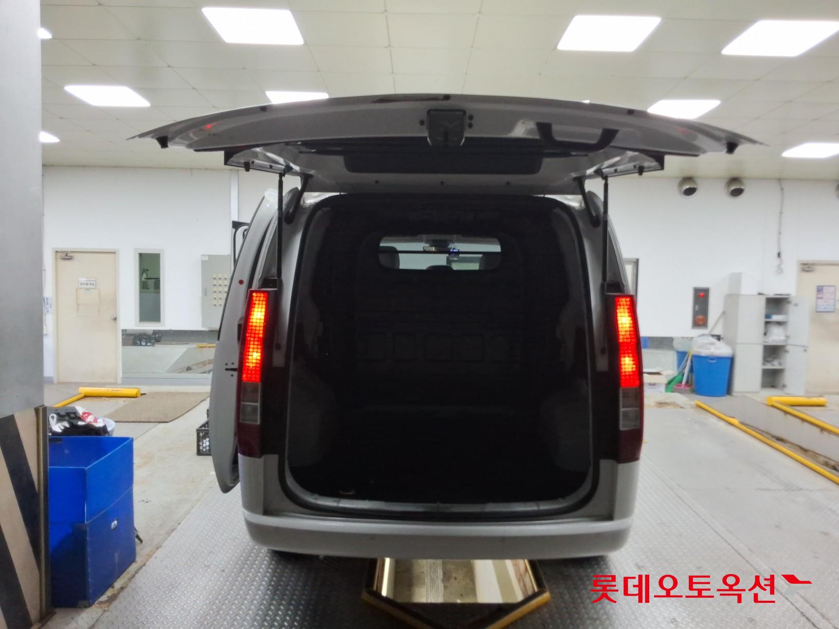 Hyundai Staria - 9