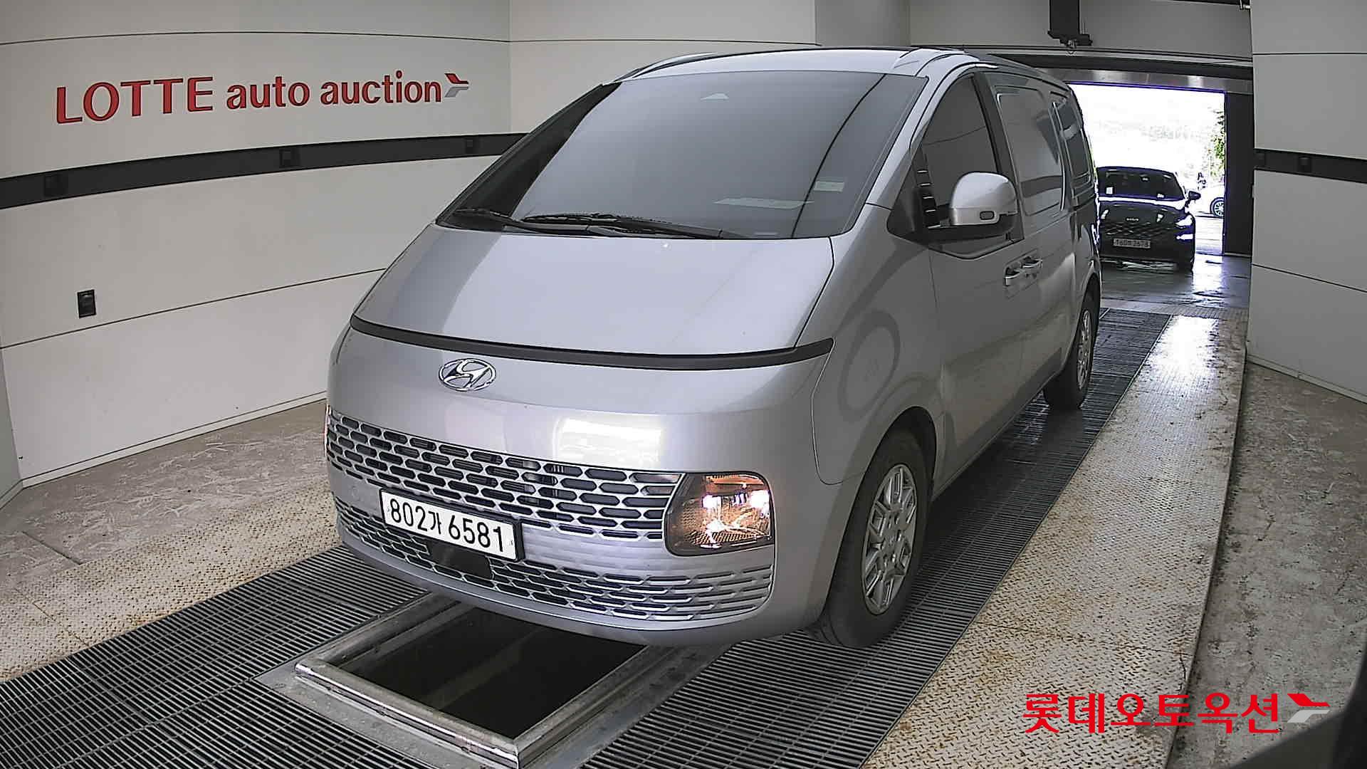 هيونداي ستاريا - 10