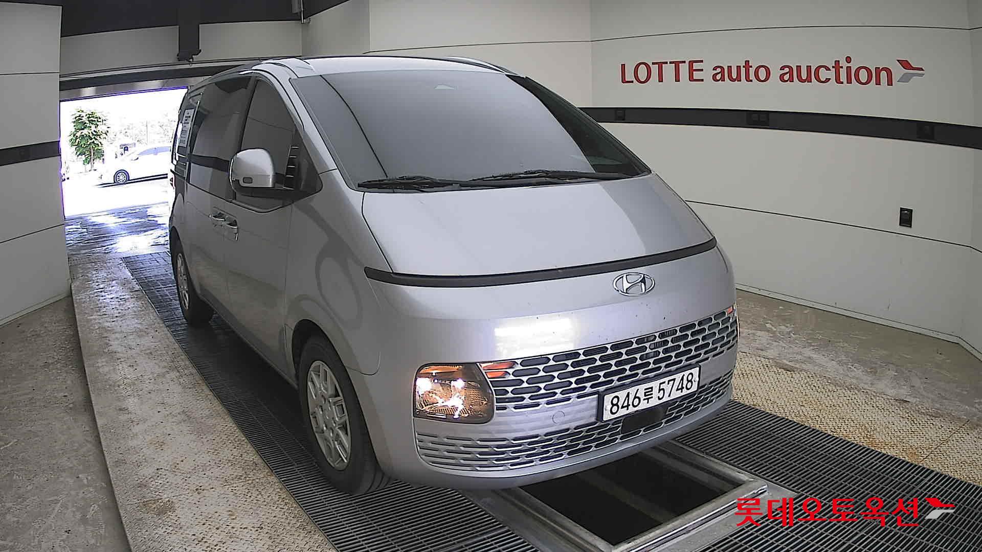 Hyundai Staria - 24
