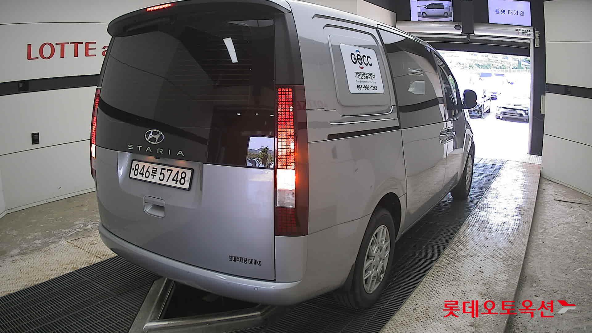 Hyundai Staria - 18