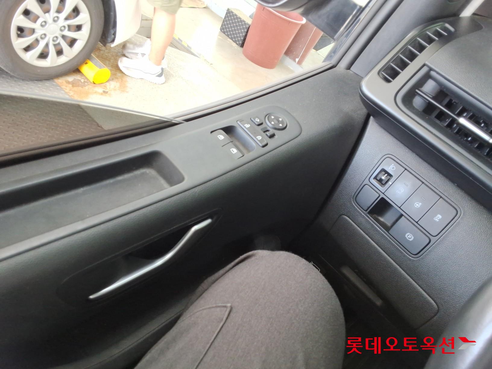 Hyundai Staria - 29