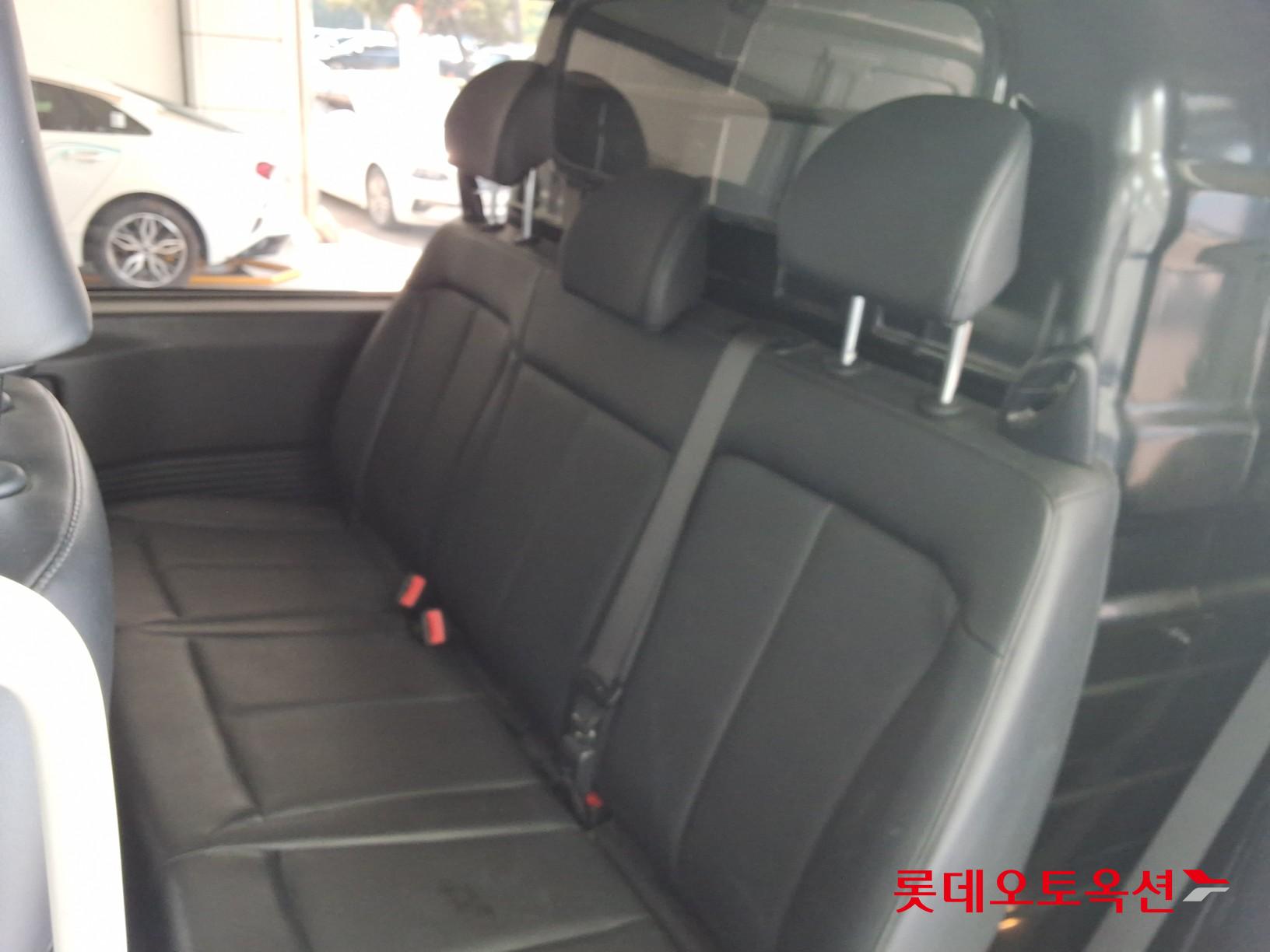 Hyundai Staria - 37