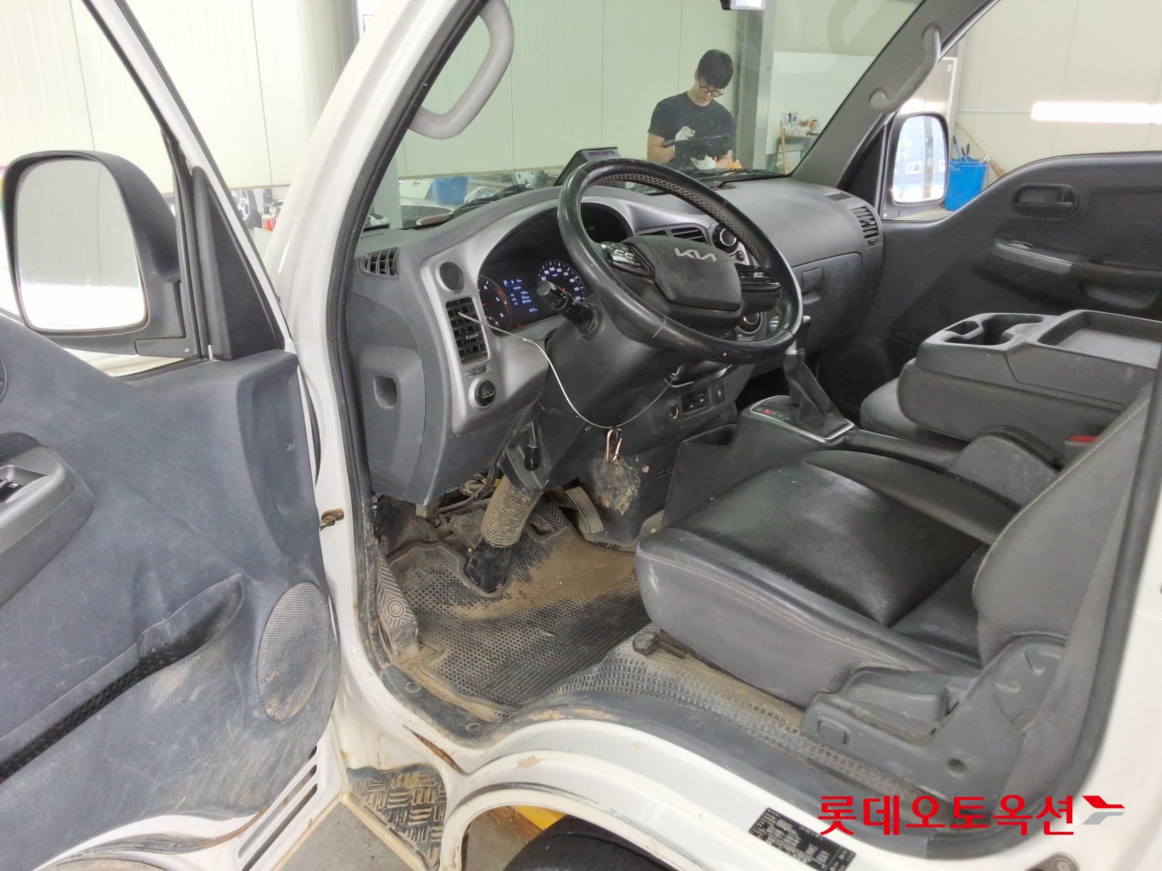 2023 - kia bongo