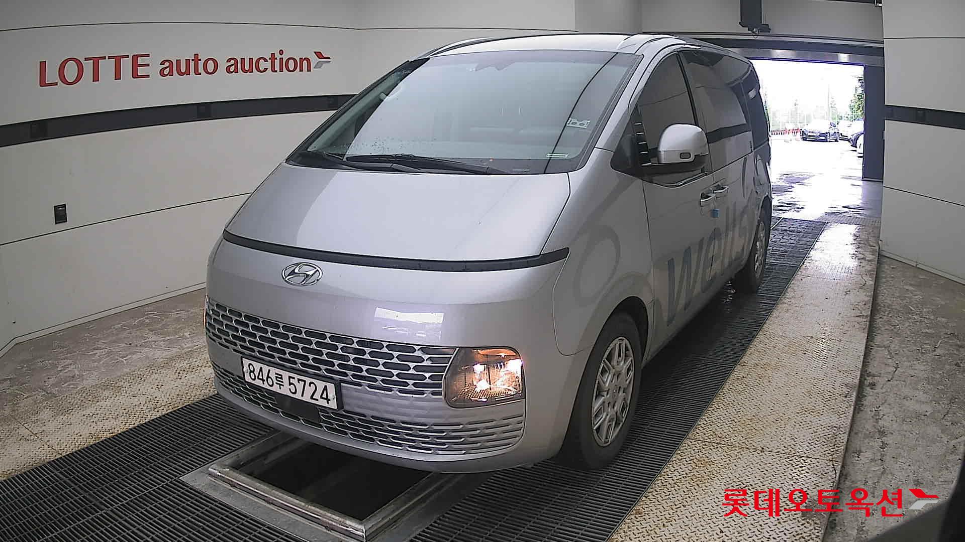 2022 - hyundai staria