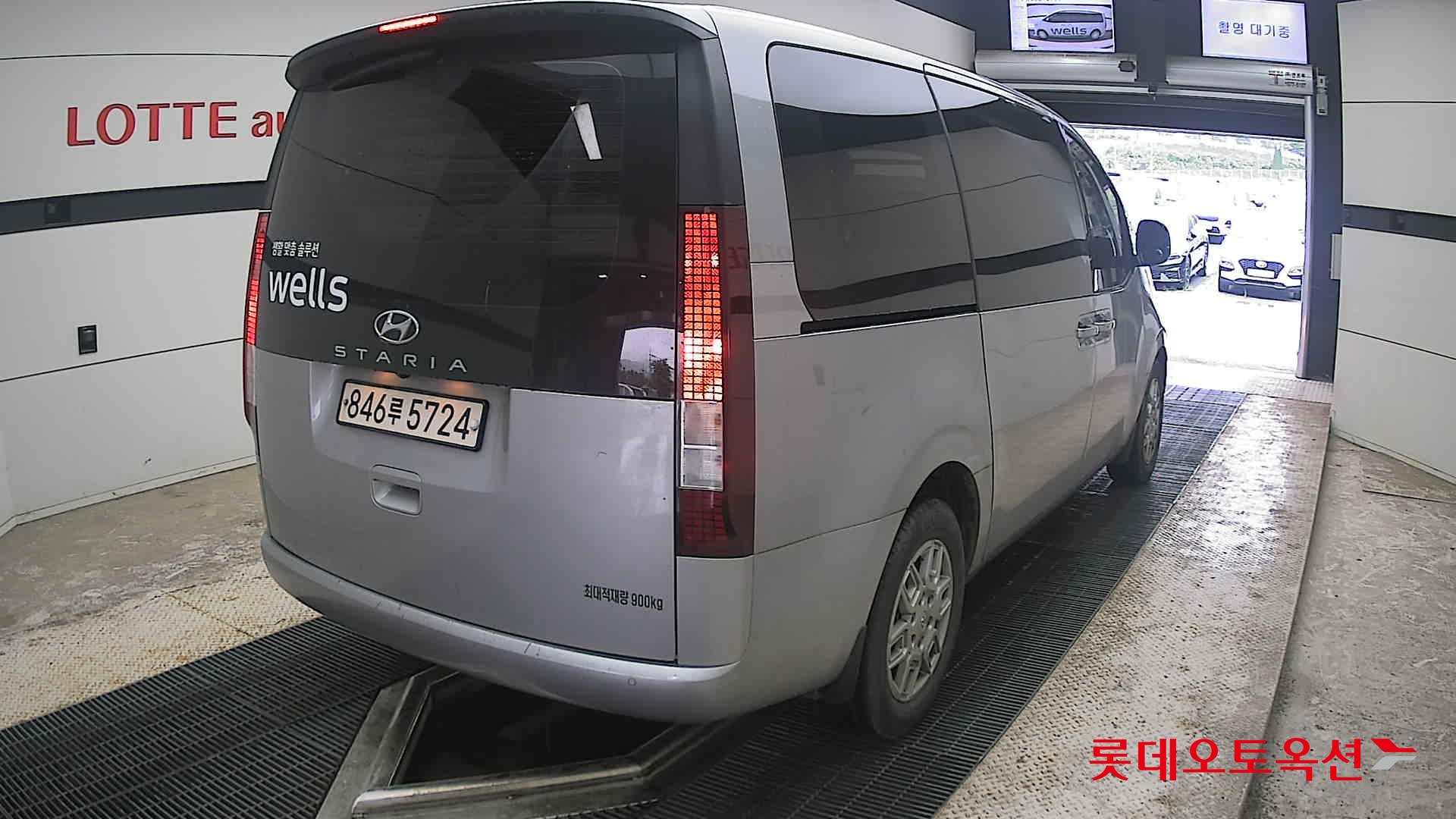 2022 - hyundai staria