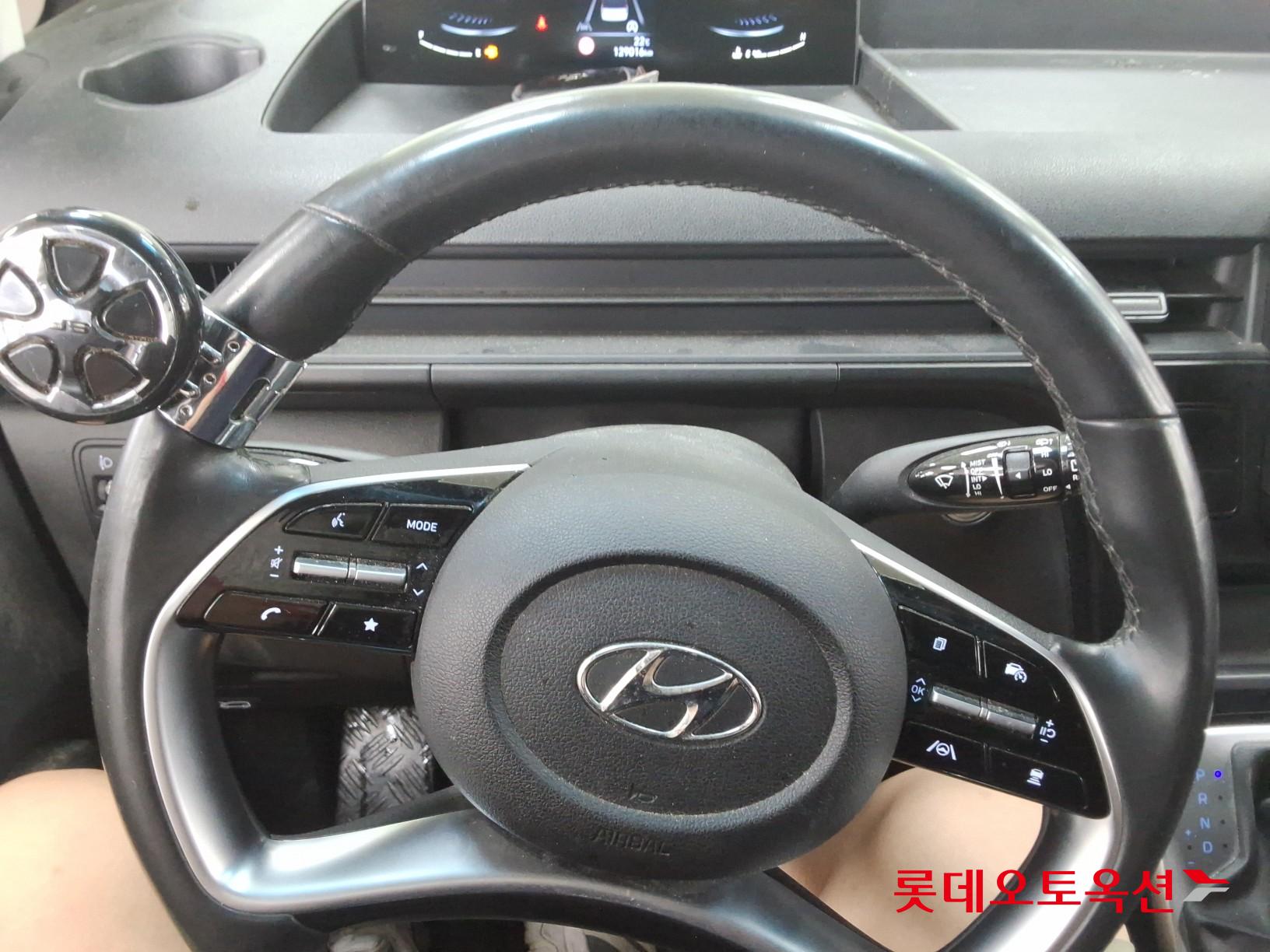 2022 - hyundai staria