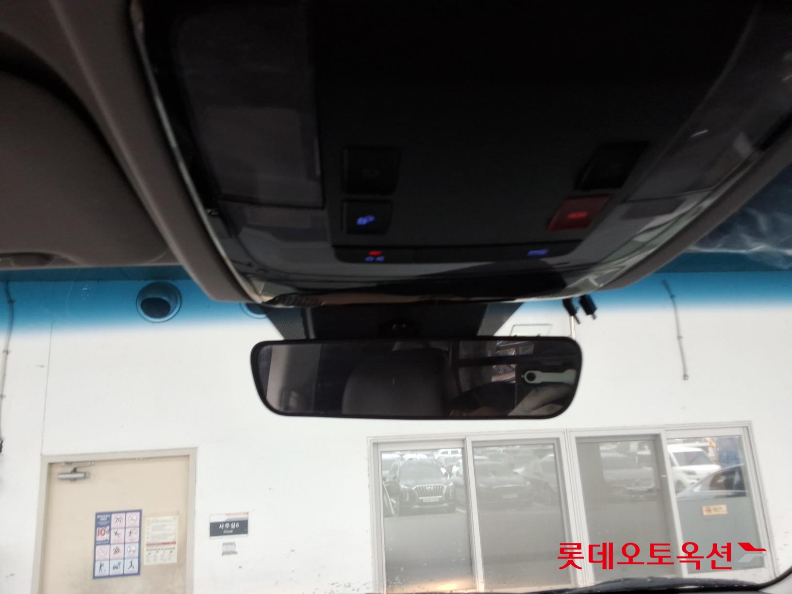 2022 - hyundai staria